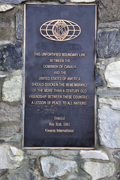 boundary line sign